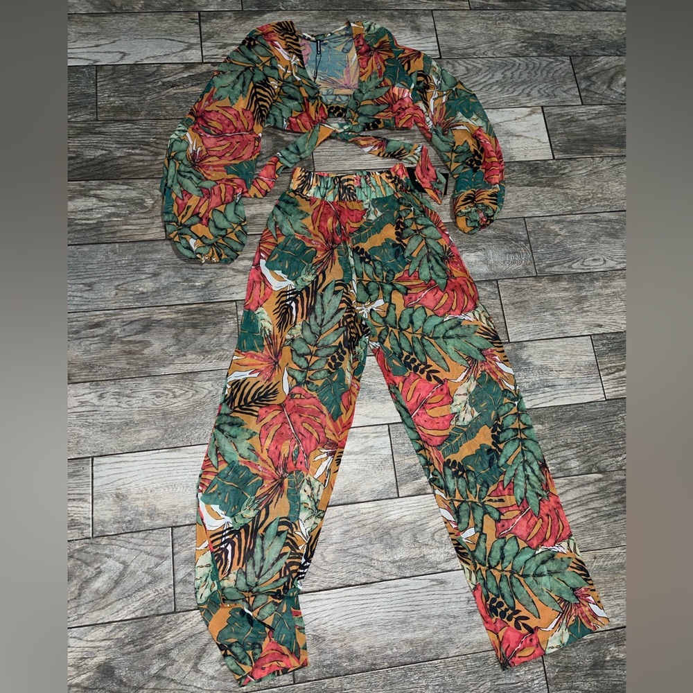 Brand New Tie Front Beach top and Wide leg Pants